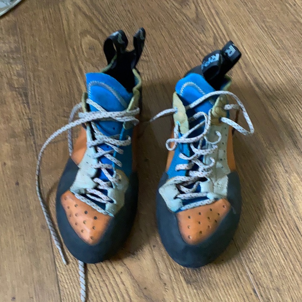 Scarpa laced climbing shoe